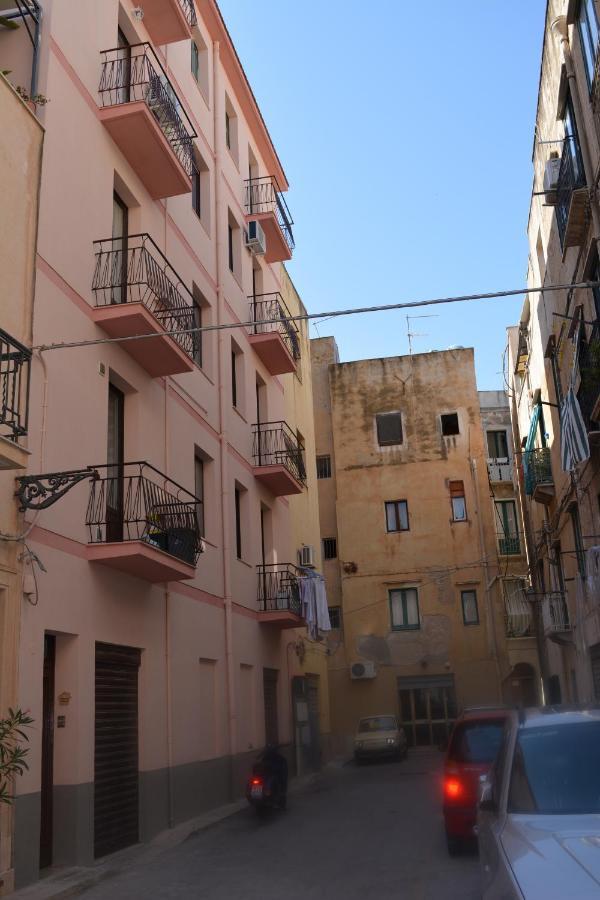 Al Civico 1 Apartments Trapani Exterior foto